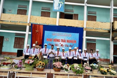 Trường THCS Yên Chính tổ chức hoạt động trải nghiệm chủ đề “Mẹ và Cô” nhân ngày Phụ nữ Việt Nam 20/10